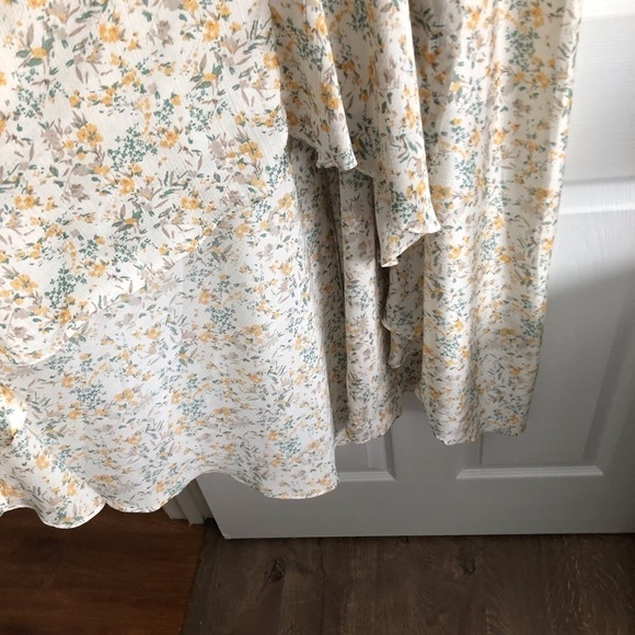 Bishop & young yellow floral tiered maxi dress in size L - Picture 3 of 11